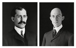 Orville en Wilbur Wright in 1905